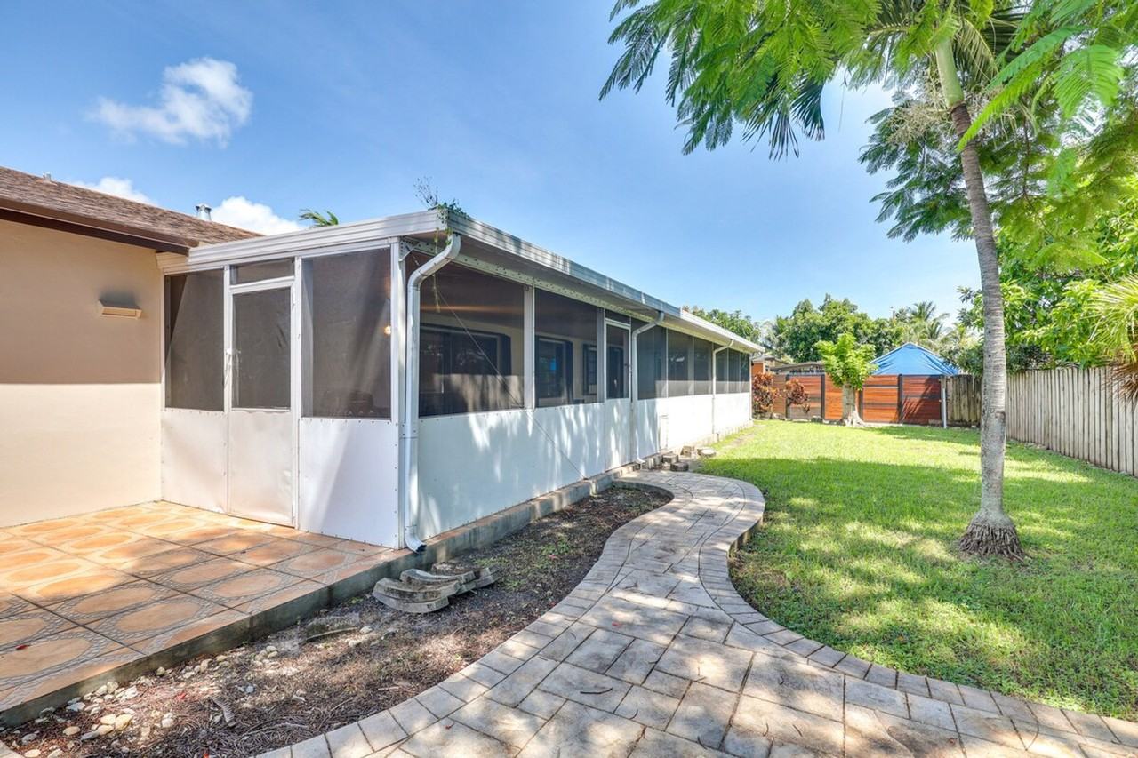 10934 Southwest 158th Terrace #1307161P - Photo 5 of 28