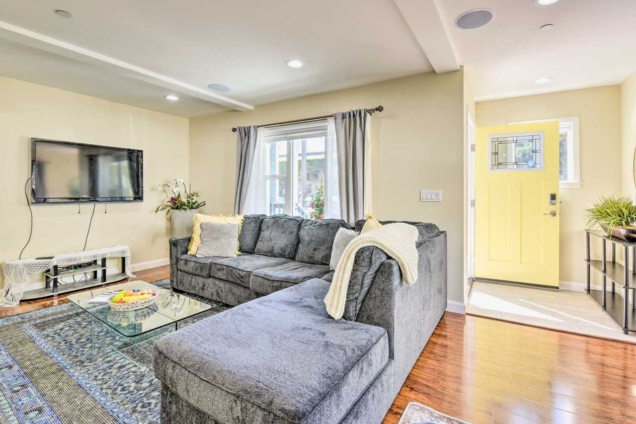 532 52nd St #1304910P - Photo 3 of 24