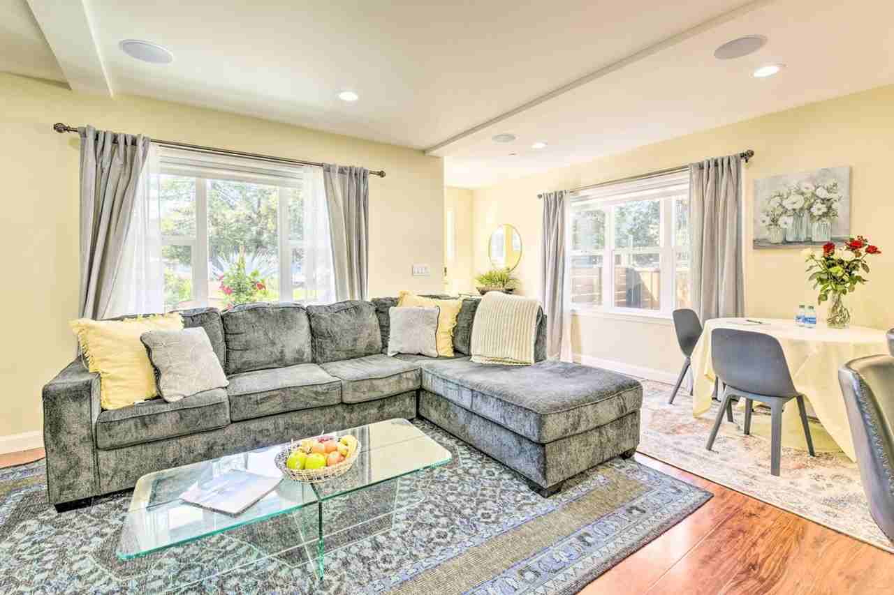 532 52nd St #1304910P - Photo 2 of 24