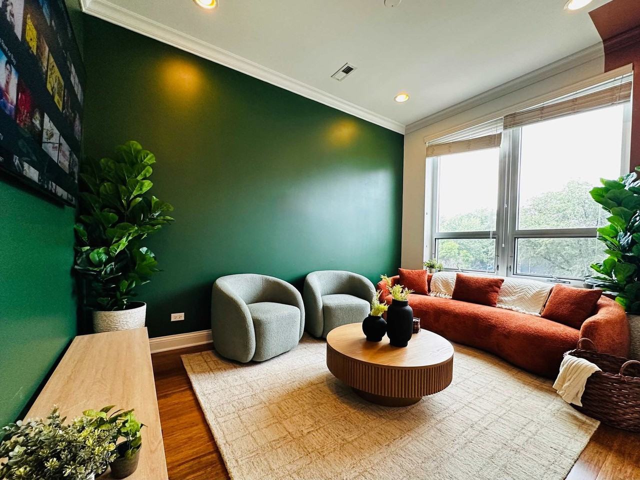 1249 W Madison St #1322525P - Photo 2 of 13