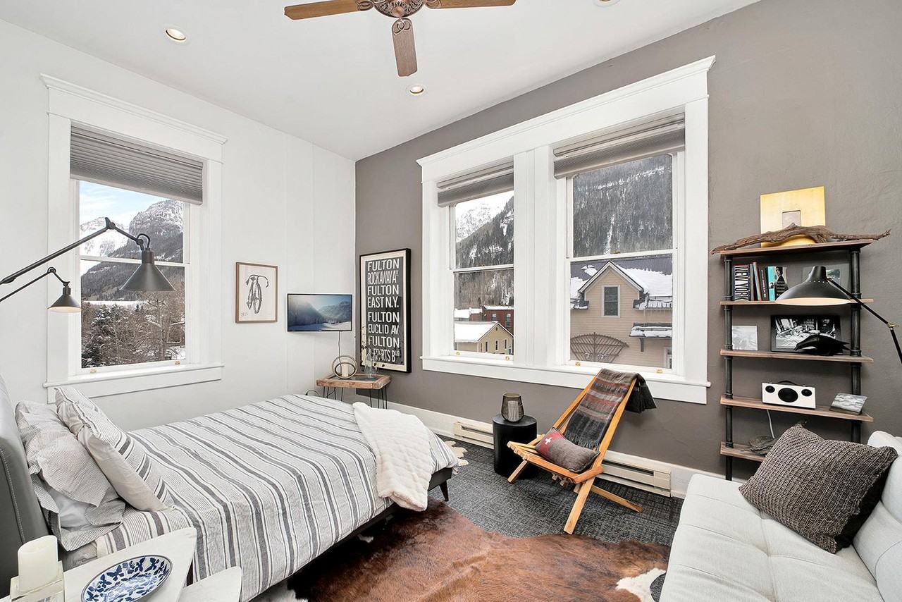 107 W Columbia Ave #1324996P - Photo 7 of 20