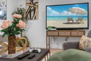 featured image of 5048 Bluff Pl