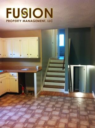 142 Pine St #B - Photo 3 of 14