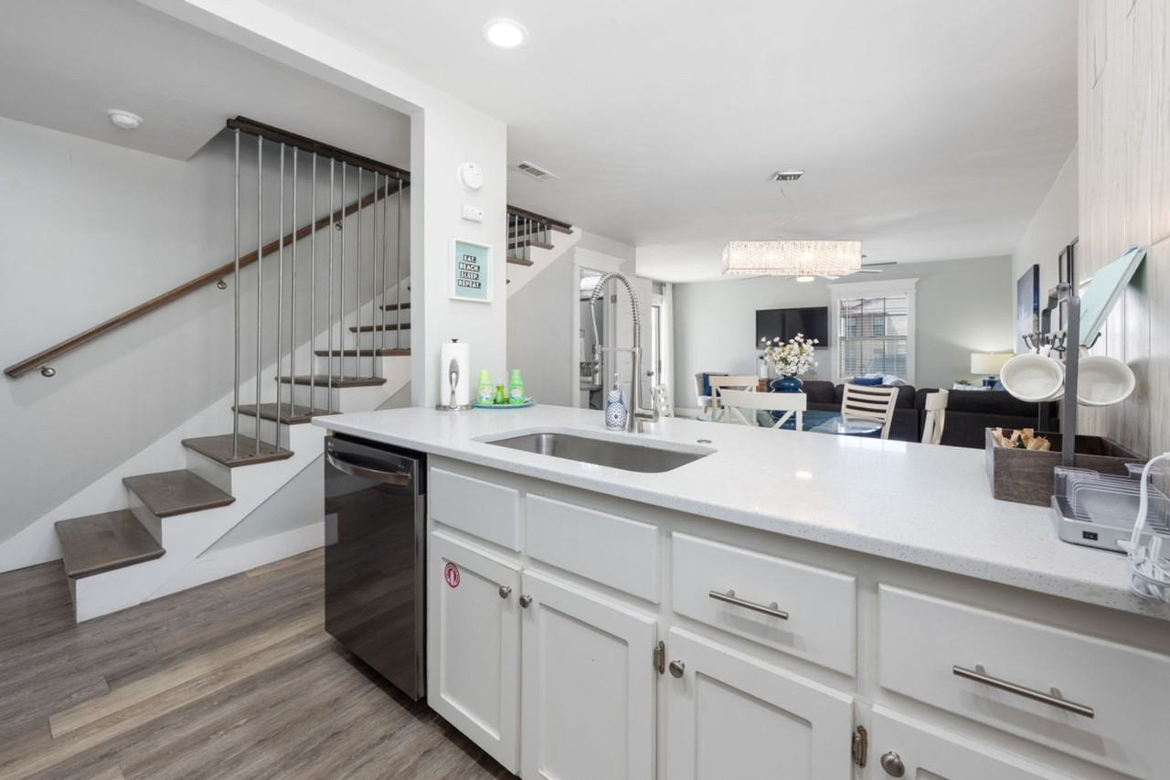 17462 Front Beach Road - Photo 5 of 100