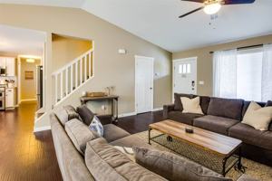 featured image of 525 Se Gleneden Pl