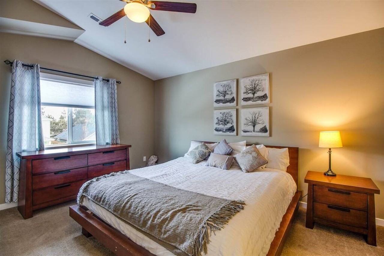 525 Southeast Gleneden Place #1330994P - Photo 7 of 23