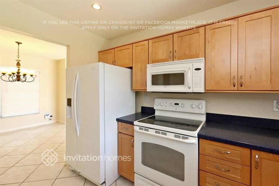 9331 Northwest 43rd Street - Photo 7 of 15