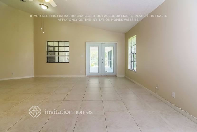 13668 Folkestone Ct - Photo 4 of 16