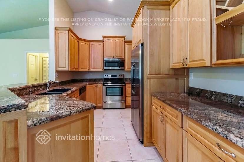 13668 Folkestone Ct - Photo 5 of 16