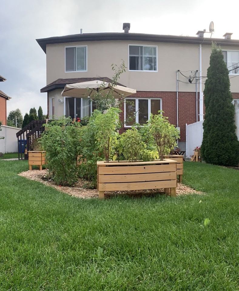 35 Rue Capri - Photo 2 of 14