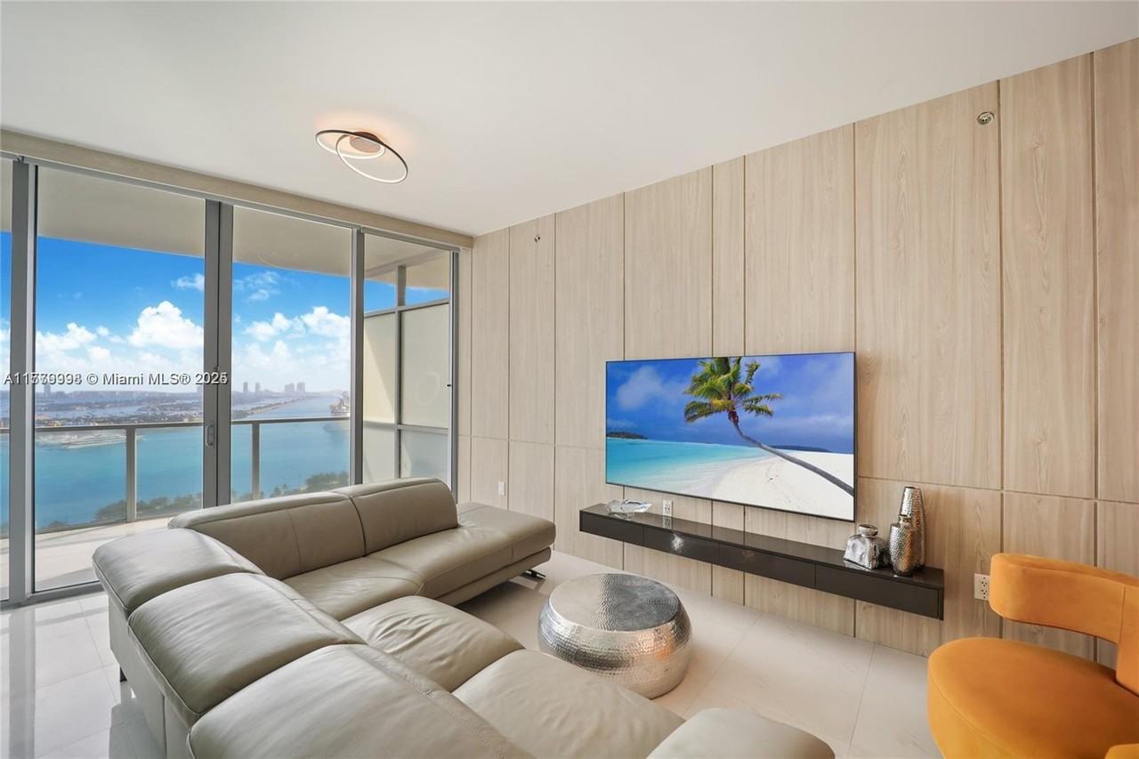 NE 11th St & Biscayne Blvd - Photo 3 of 14