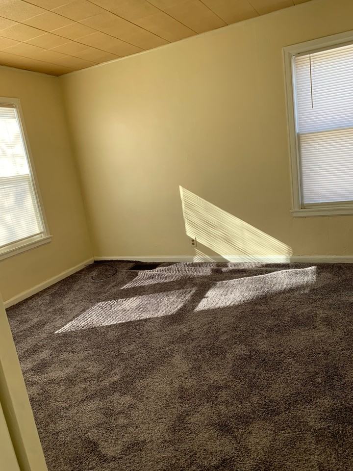 827 Randolph St #1 - Photo 3 of 5