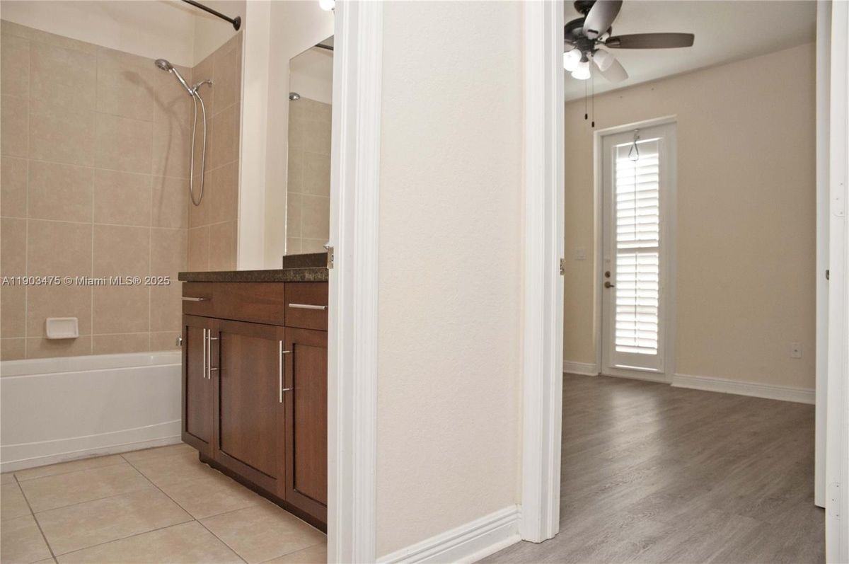 14620 Sw 15th St - Photo 6 of 20