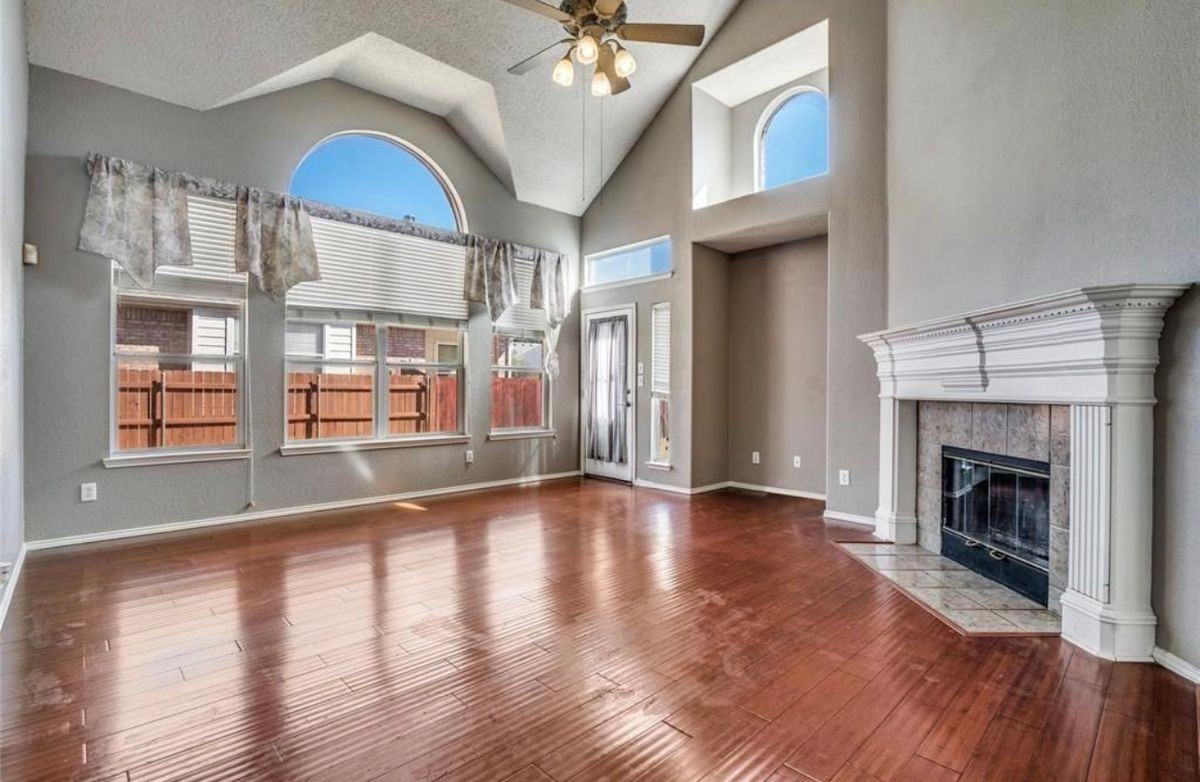 2023 Nottingham Pl - Photo 4 of 15