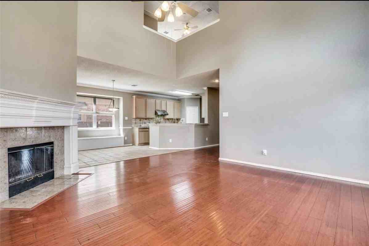 2023 Nottingham Pl - Photo 6 of 15