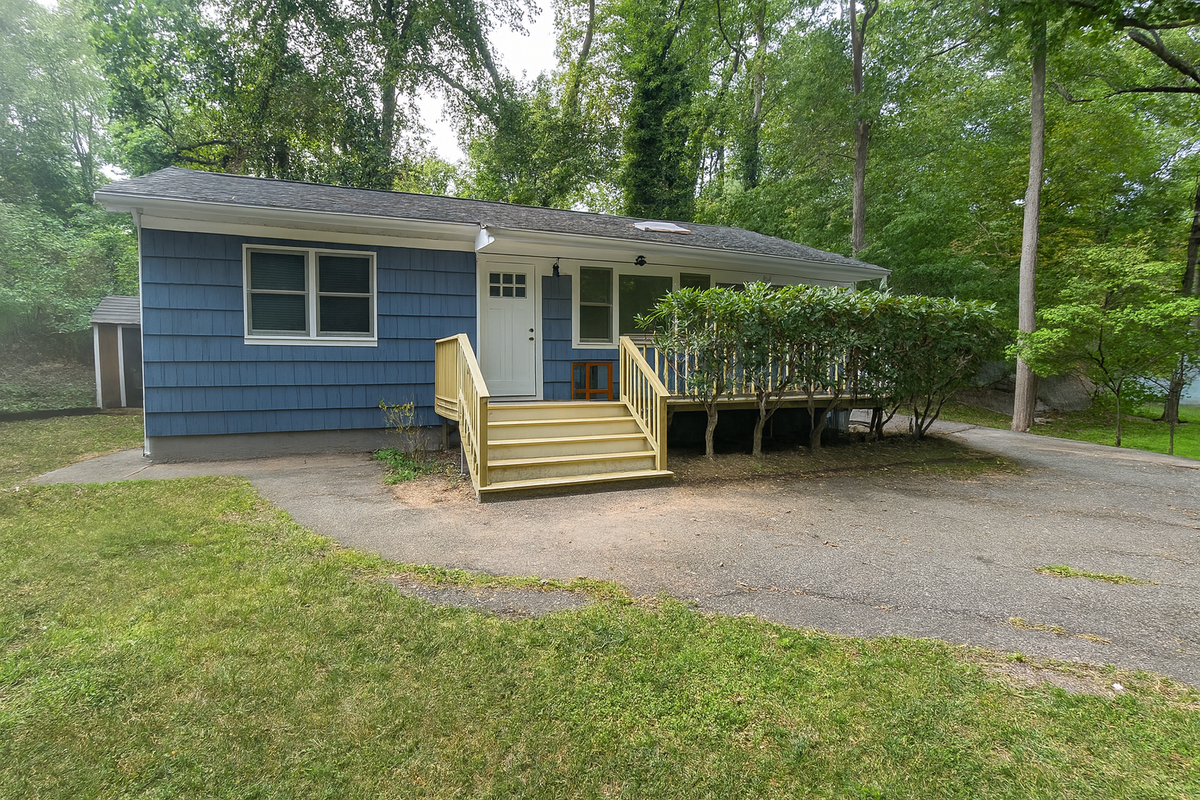 258 N Country Rd ##9 - Photo 2 of 8