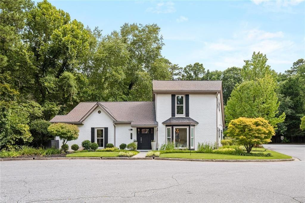 2861 Dorby Close Ne - Photo 2 of 43