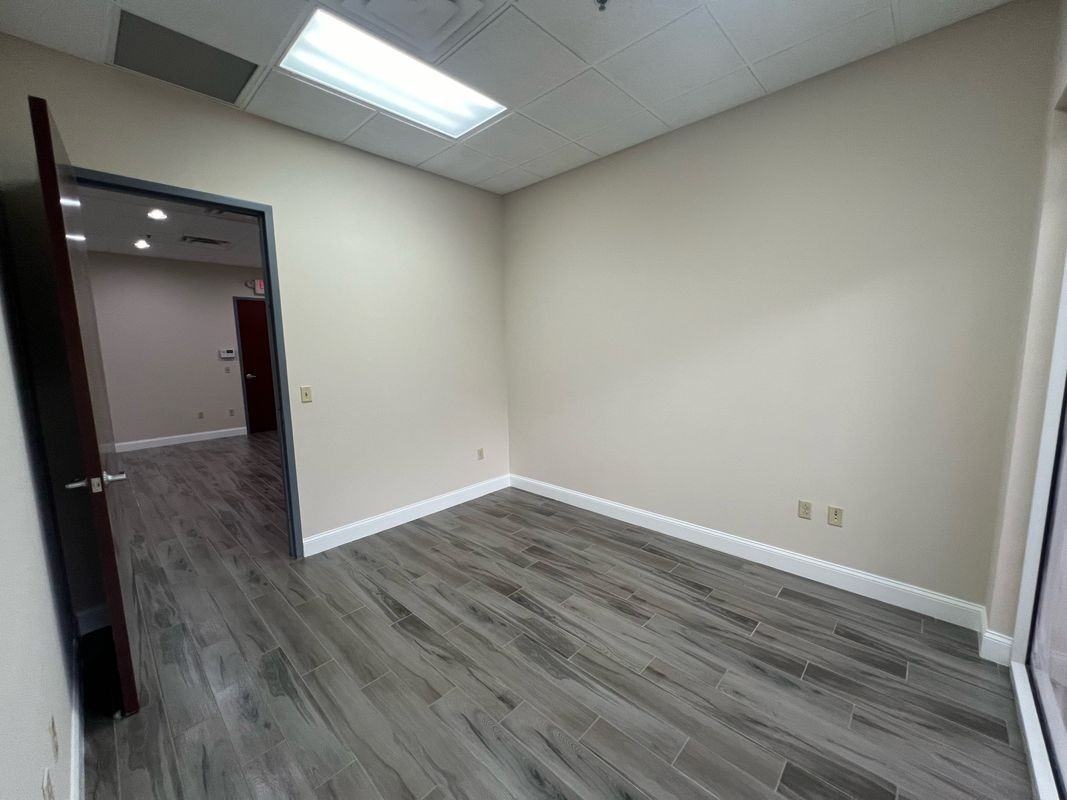 6000 Turkey Lake Rd ##202 - Photo 3 of 11