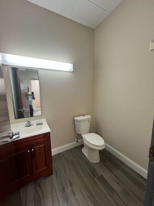 6000 Turkey Lake Rd ##202 - Photo 5 of 11