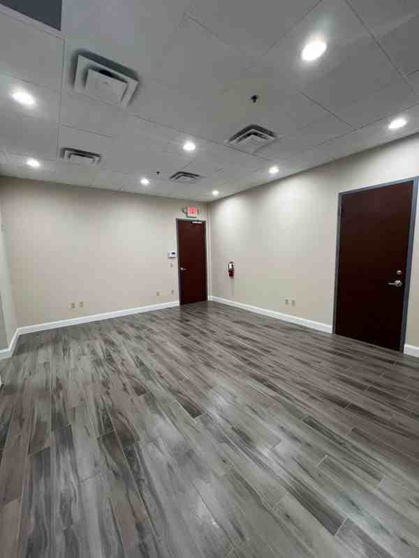 6000 Turkey Lake Rd ##202 - Photo 7 of 11