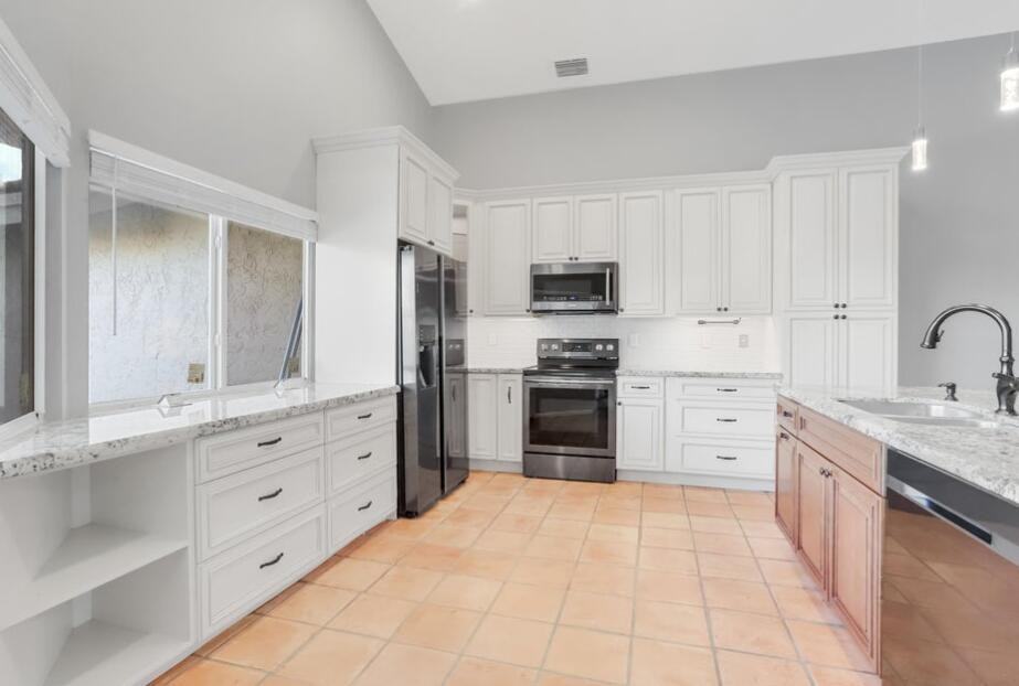 22518 Grouper Court - Photo 3 of 10