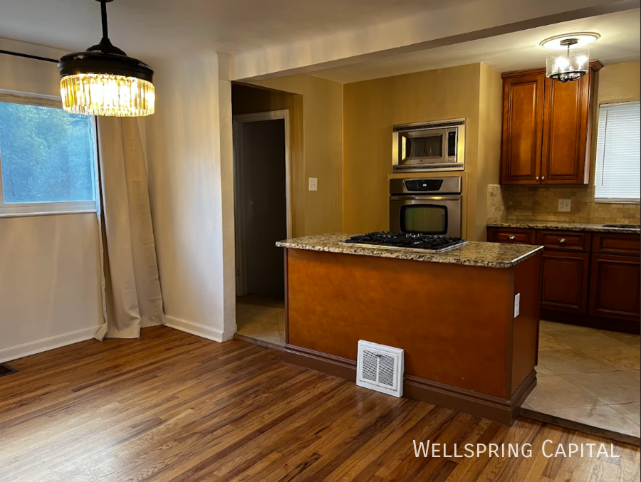 2690 Pontiac St - Photo 5 of 32