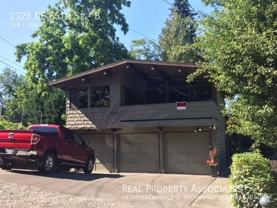 2326 Ne 85th St #B - Photo 1 of 1