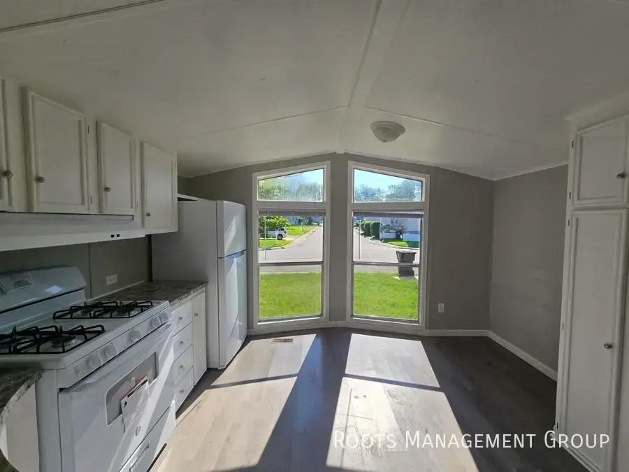 8509 North Selkirk Drive