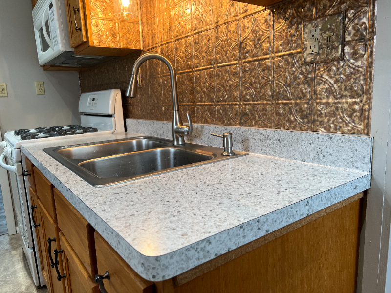 209 Iroquois St - Photo 2 of 15