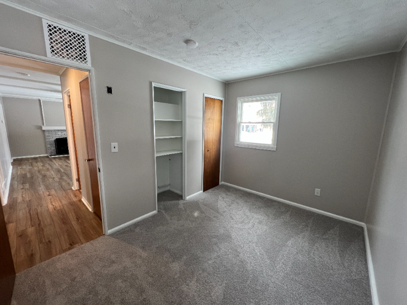 209 Iroquois St - Photo 7 of 15