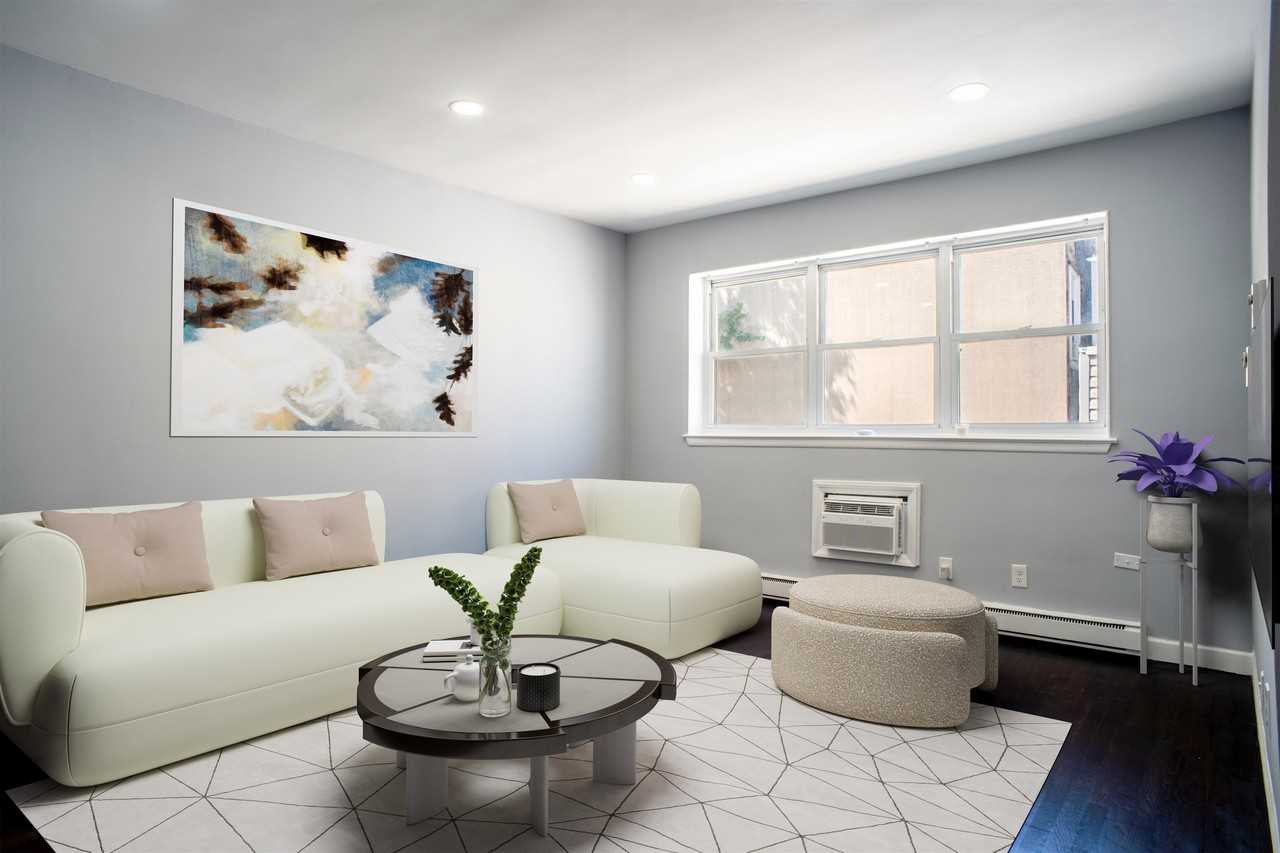 711 18th Street #M - Photo 3 of 15