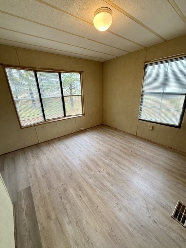 275 Goshen Rd - Photo 7 of 9