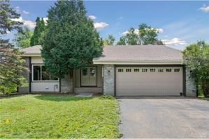 featured image of 10829 Forestview Cir