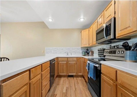 553 N Seven Peaks Blvd #34 - Photo 3 of 10