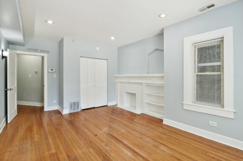 8045 S Maryland Ave #1S - Photo 3 of 11