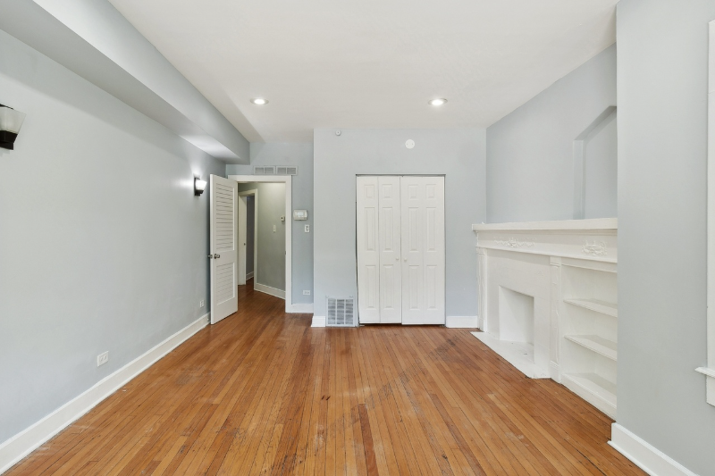 8045 S Maryland Ave #1S - Photo 4 of 11