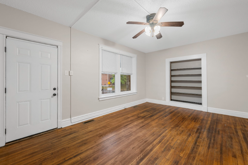 3134 Miami St - Photo 6 of 38