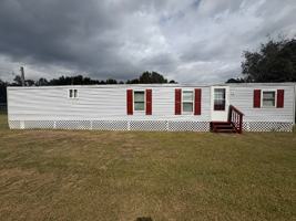 featured image of 15 Little Ln