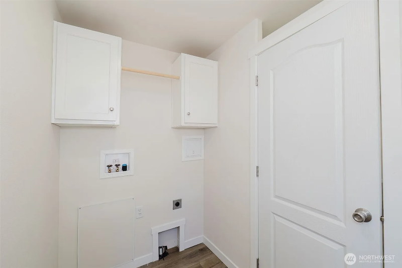 2535 70th Ave Sw #9 - Photo 3 of 14