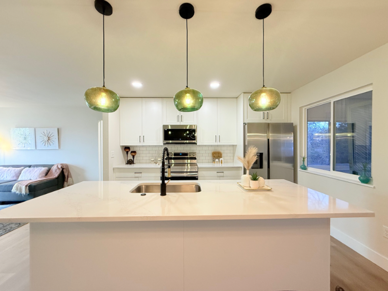 4770 Newton Dr - Photo 4 of 20