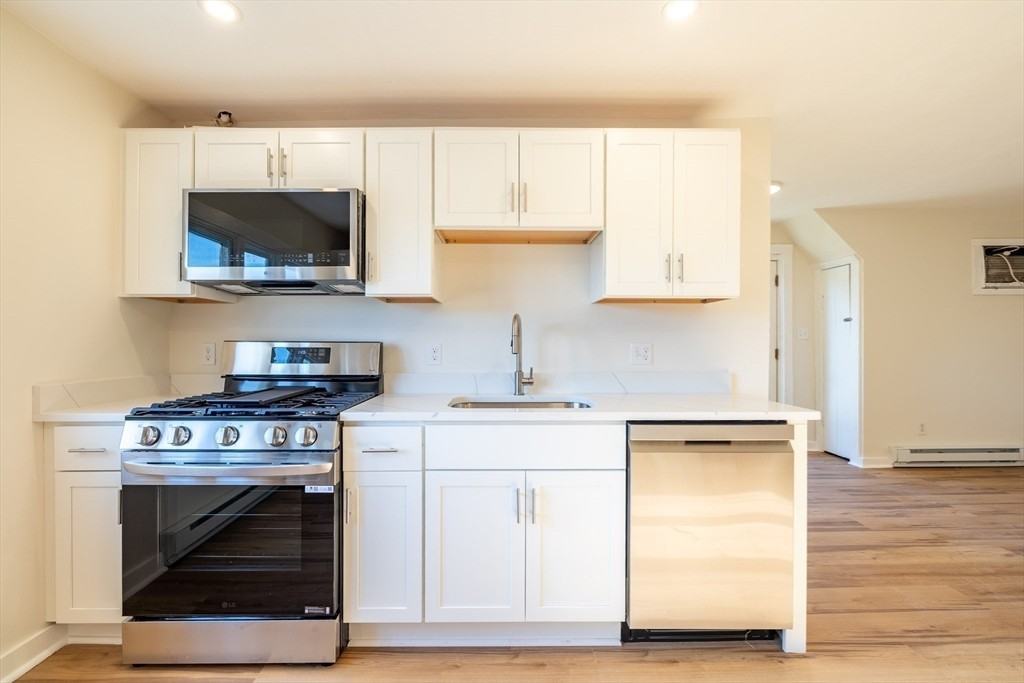 365 Whiting Ave #3 - Photo 2 of 14