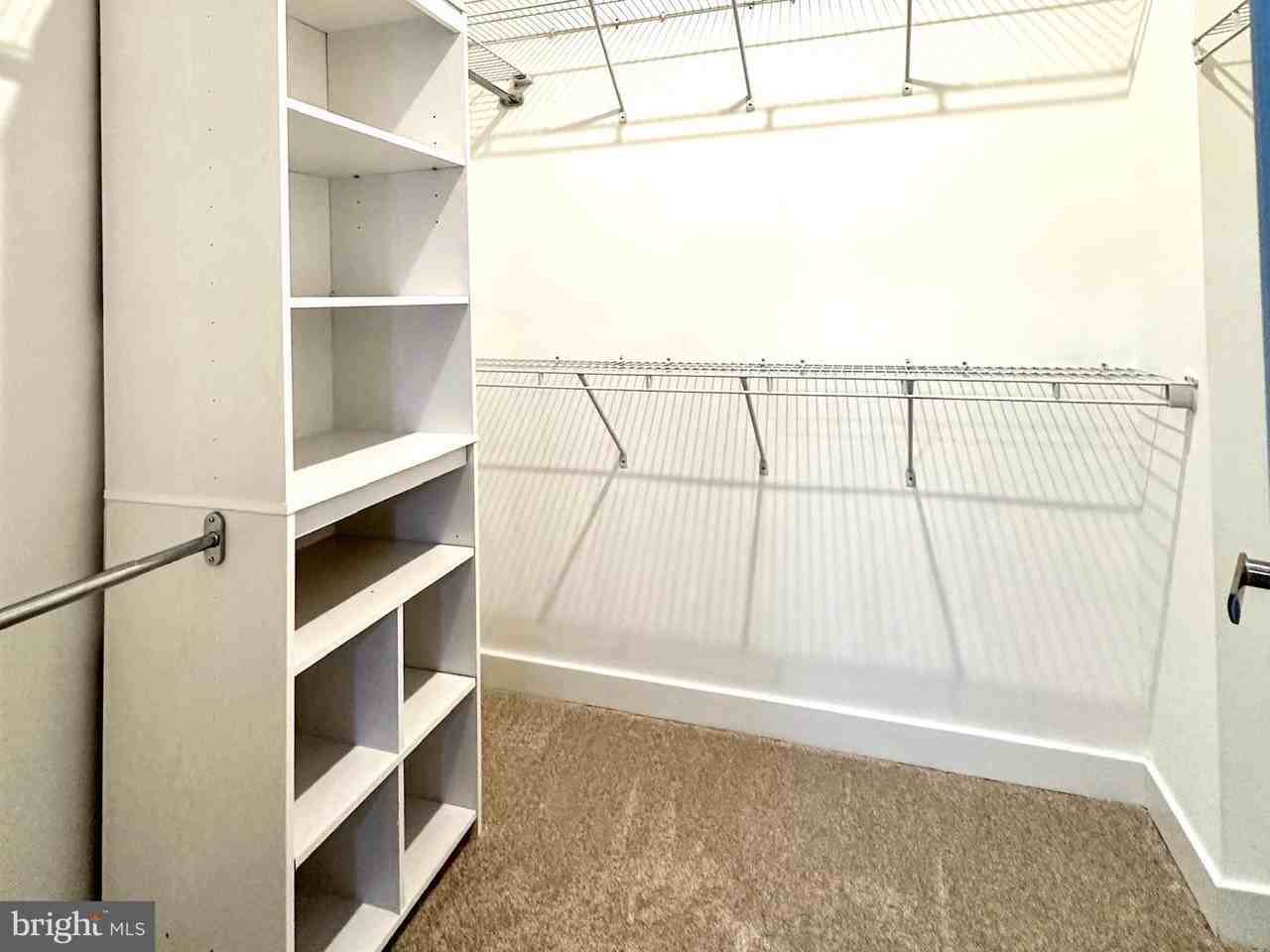 601 Colindale St - Photo 3 of 14