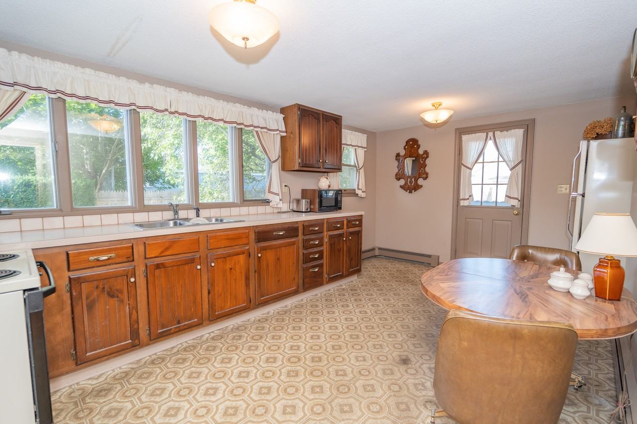 137A Kingstown Rd #NA - Photo 3 of 26