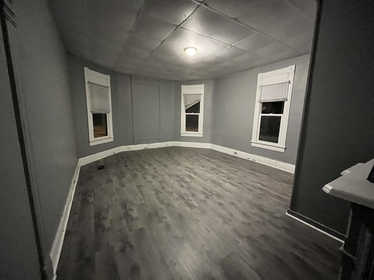 629 East Broadway Street #NA - Photo 6 of 8