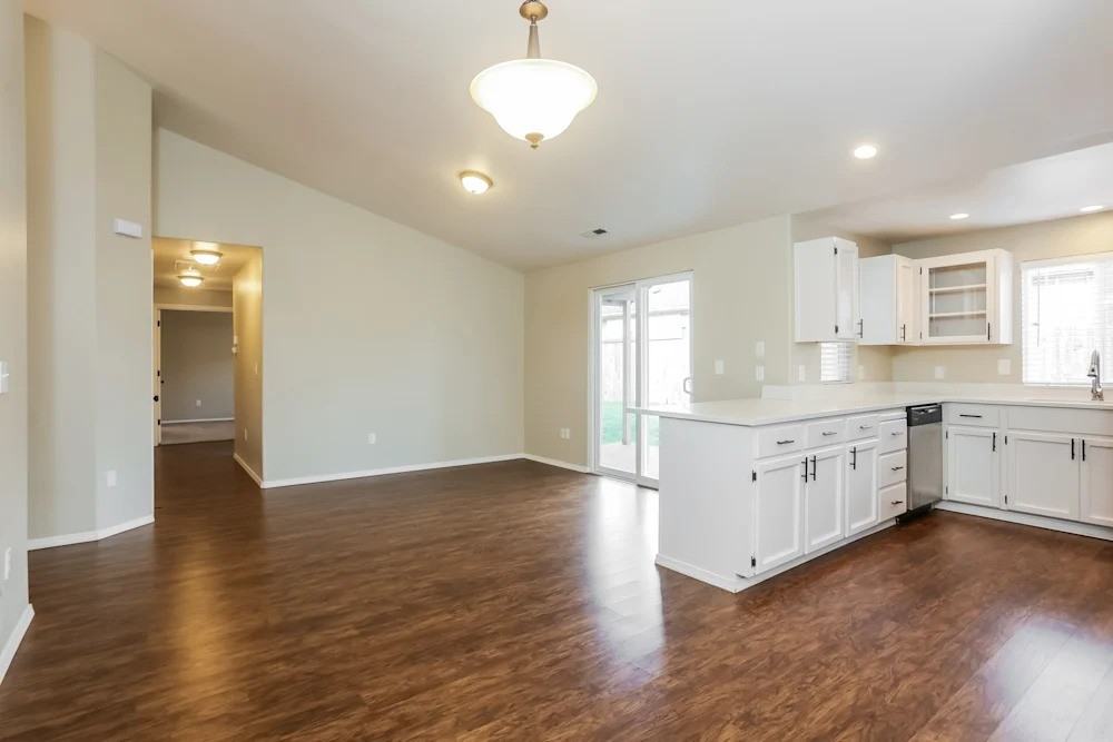 18512 E Country Club Dr #NA - Photo 2 of 9
