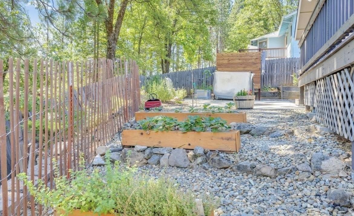 22689 Cedar Pines Avenue #NA - Photo 3 of 24