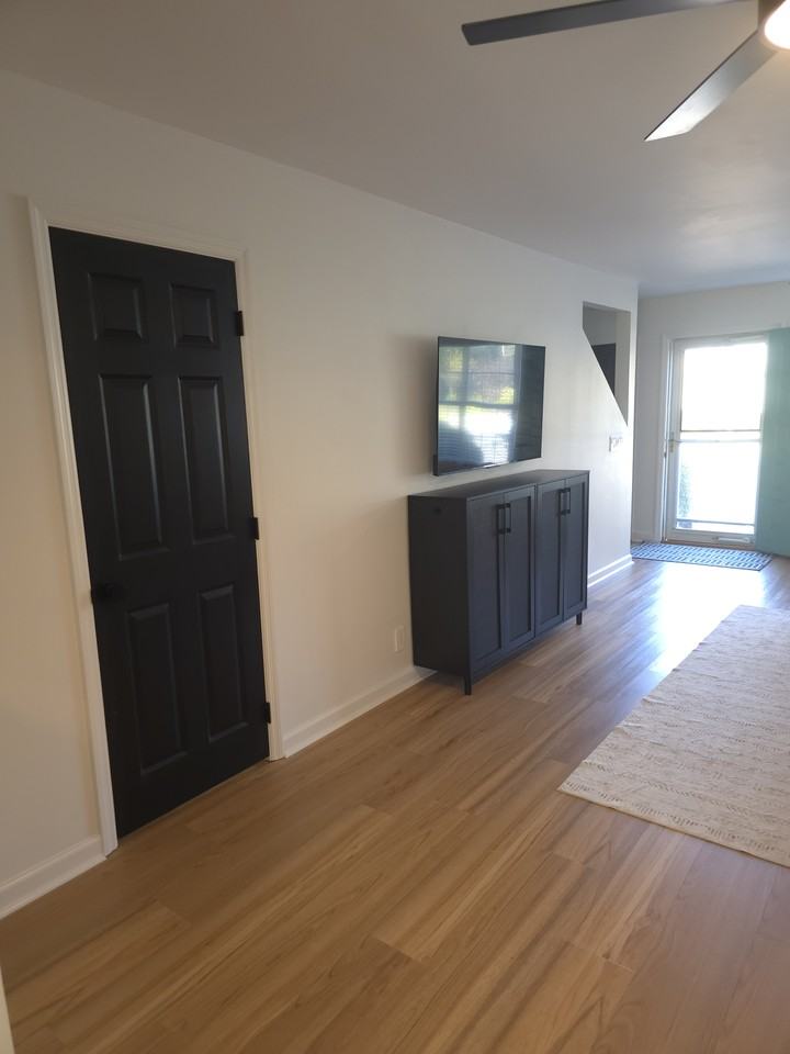 1000 Mallery Street Ext #C20 - Photo 4 of 38