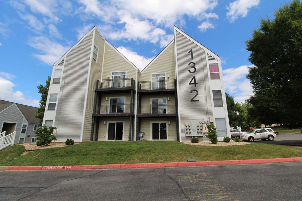 Hunters Ridge Condominiums  1342E - Photo 2 of 43