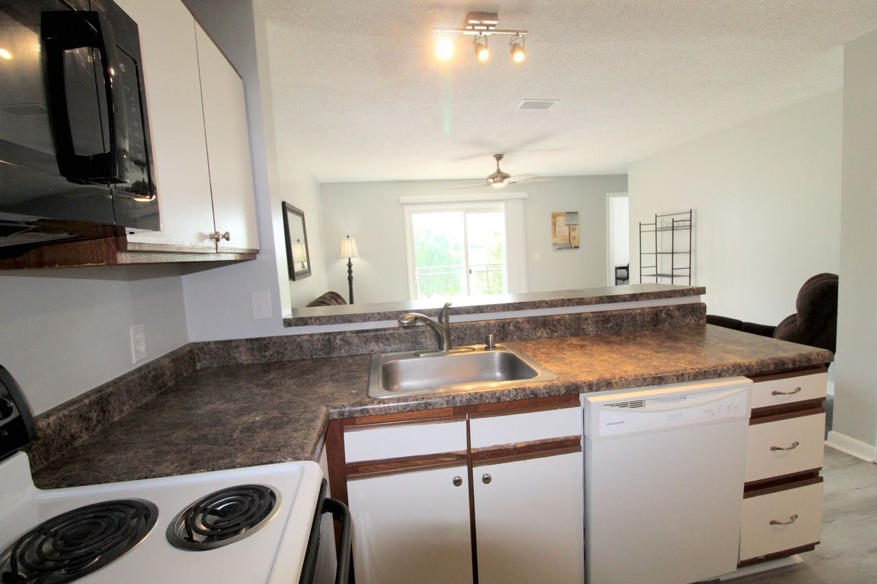 Hunters Ridge Condominiums  1342E - Photo 5 of 43