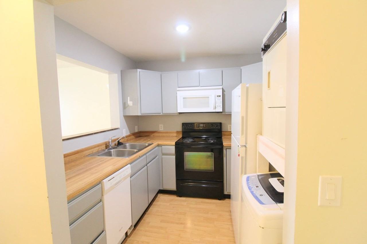 Hunters Ridge Condominiums  1390F - Photo 2 of 28